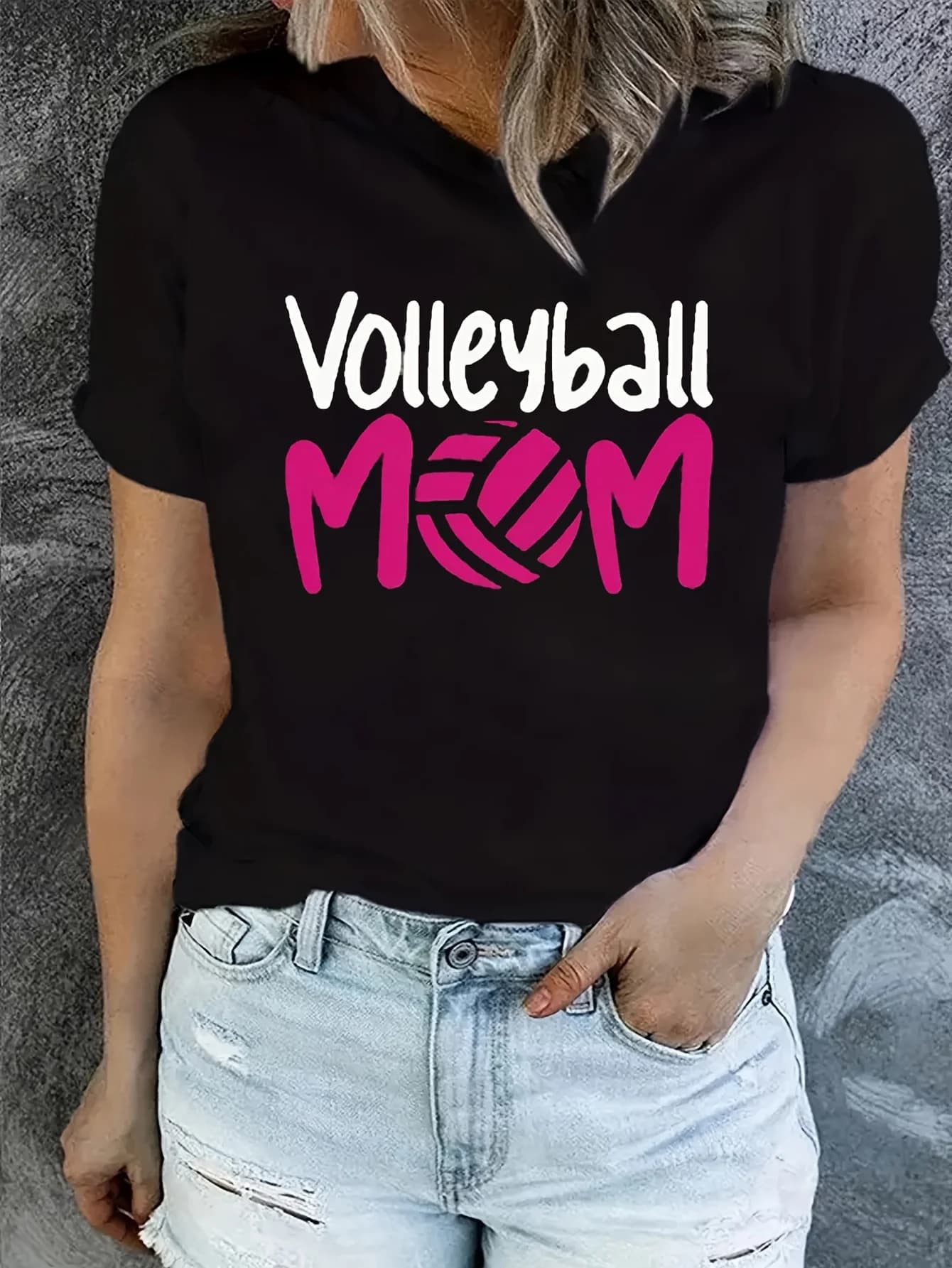 New trendy women's t-shirt with MOM print in English