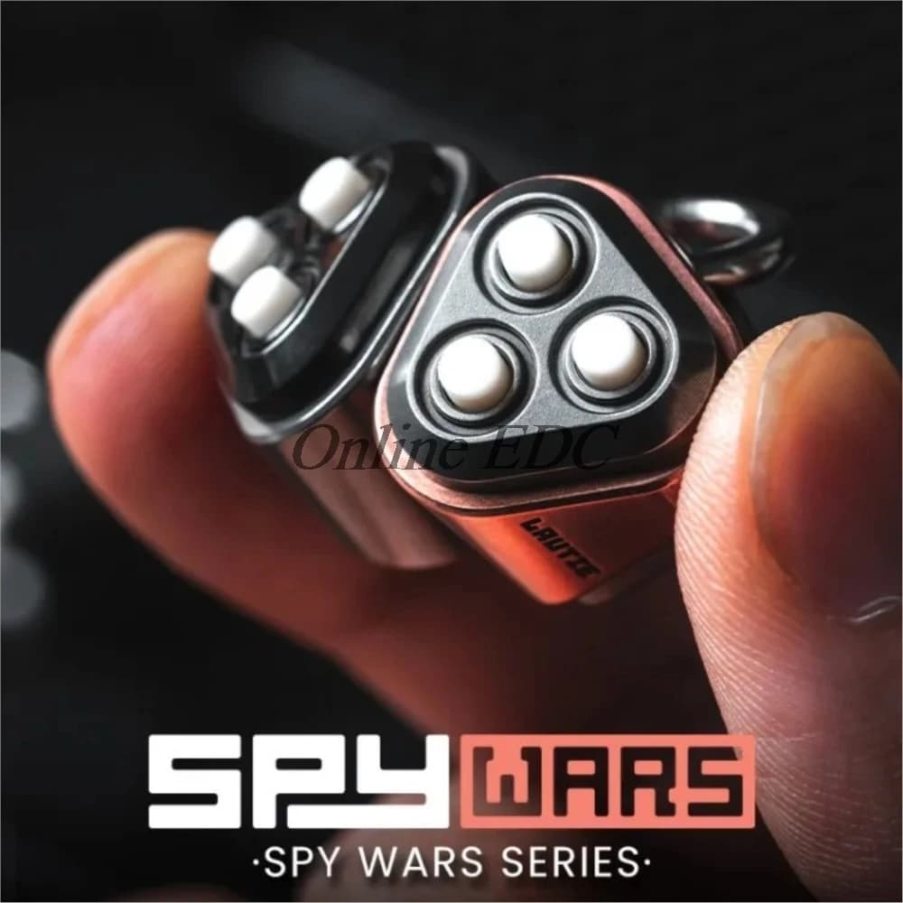 LAUTIE Beetle Crash & Strawberry Crash Spy Wars Series Ansia Fidget Spinner a mano Gadget da scrivania Gadget Edc