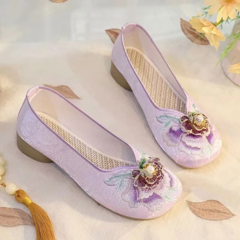 Woman Low Heel Embroidered Cloth Shoes Spring Summer New Chinese Style Round Toe Shallow Slip On Cheongsam Shoes Hanfu Shoes