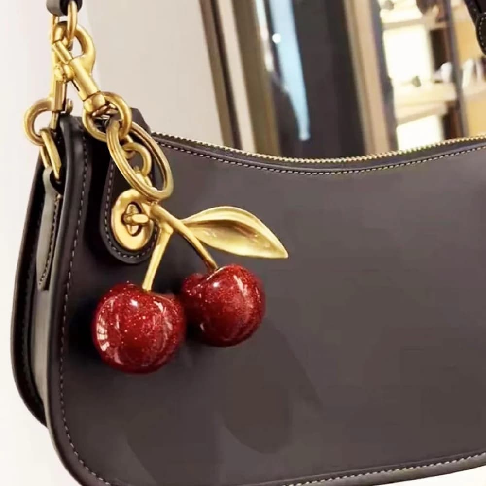 Portachiavi a Forma di Ciliegia, Charm per Borse, Accessori Carini per Portachiavi Auto, Regali per Donne, Idee Regalo per San Valentino