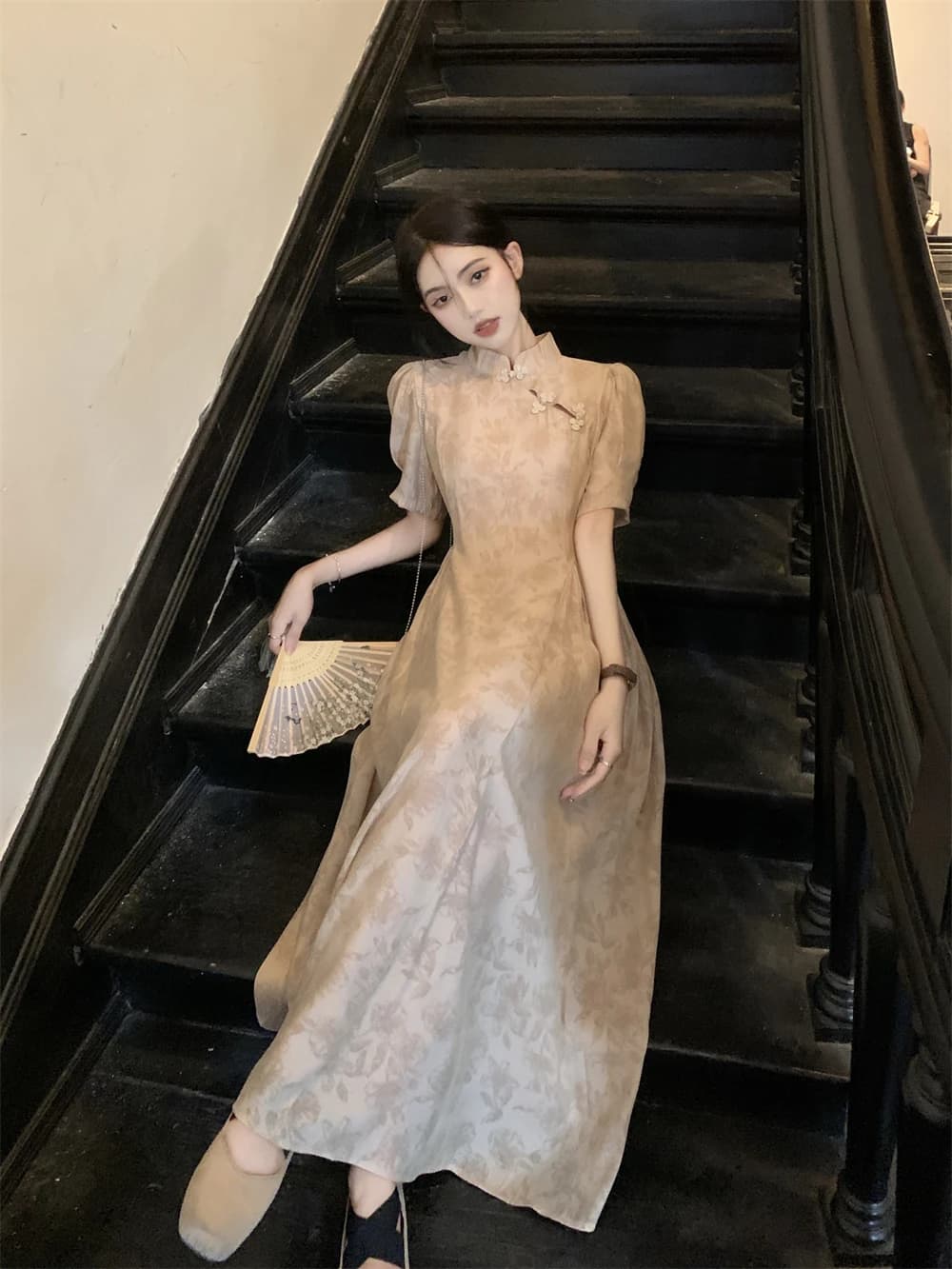 Elegant New Chinese Style Floral Print Qipao Dress Women's Fashionable Long Skirt with Button Detail Polyester Fiber Short Sl...