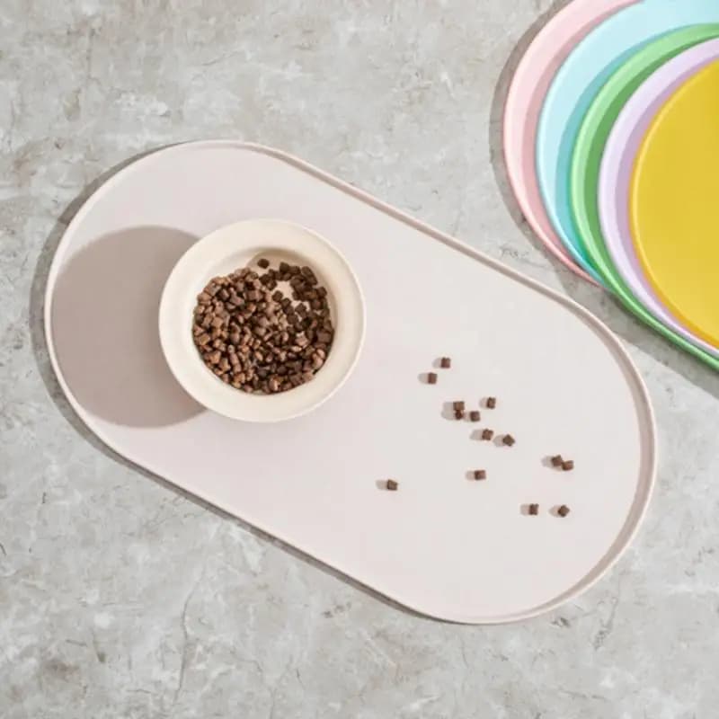 【Tappetino per l'alimentazione dei gatti con design antiscivolo e impermeabile, compatibile con ciotole per gatti/cani Multipet Households】