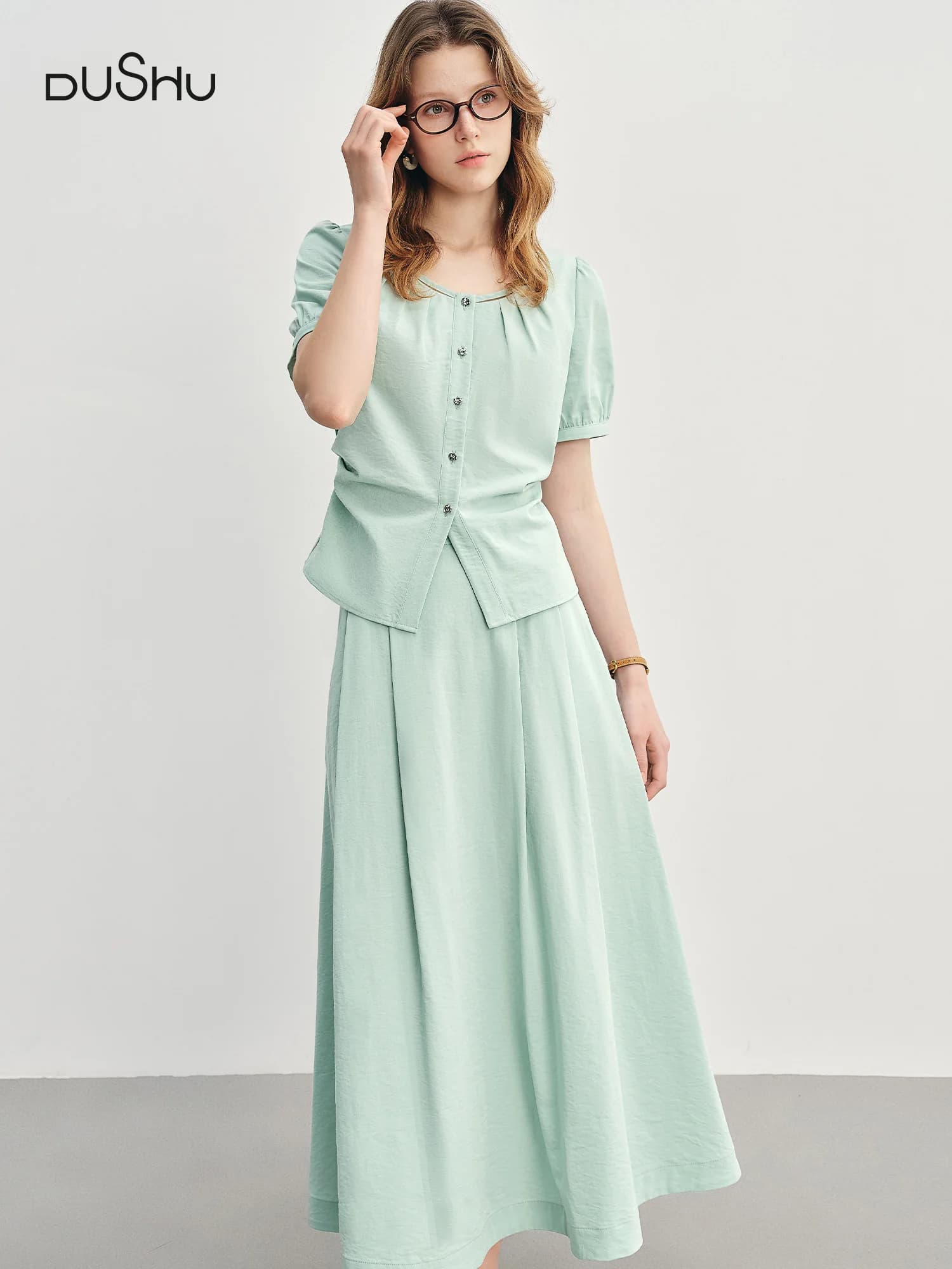 DUSHU Fashionable commuter dress for women in summer with short sleeve shirt in pleated waist and slim tread skirt 25DS82997