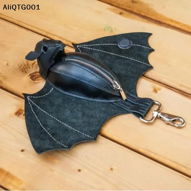 PU Leather Bat Coin Purse with Keychain - Zippered Bat-Themed Women's Wallet for Dress & Bat Costumes