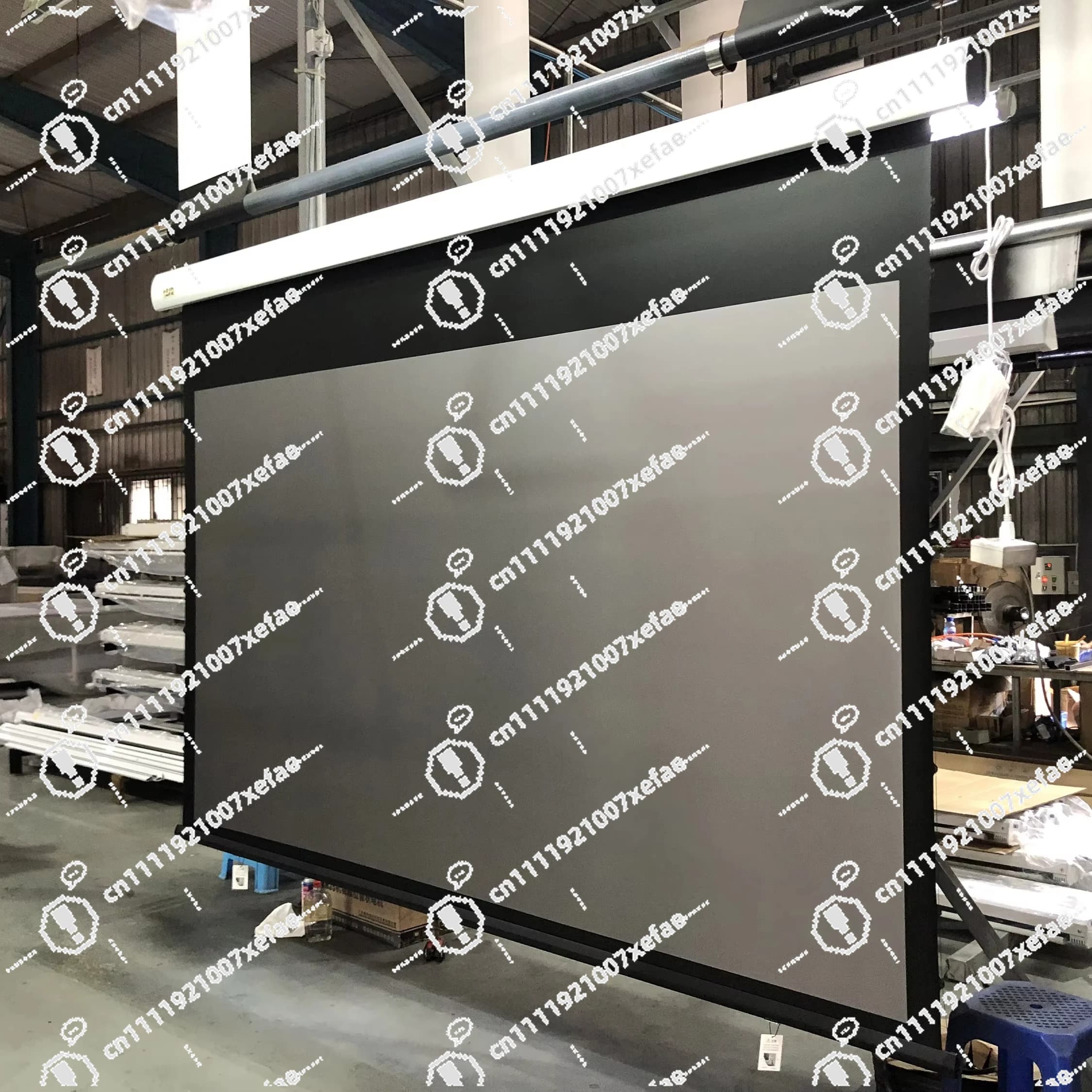Schermo per Proiettore Elettrico 4K ALR Black Crystal Label - Schermo di Proiezione Elettrico di Lusso da Parete e Soffitto
