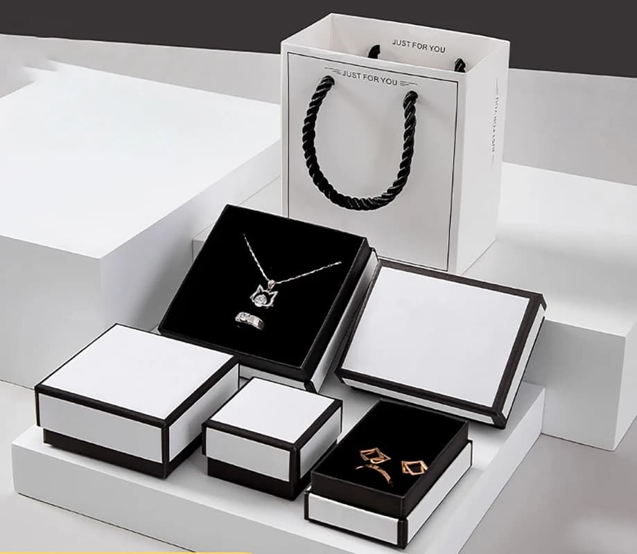 Portagioie in cartone da 1 pezzo in bianco e nero, piccolo braccialetto profumato, collana, anello, orecchino, scatola per imballaggio di regali di nozze Kraft
