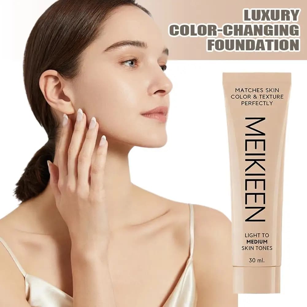 Fondotinta liquido delicato e lussuoso, dal design intelligente che cambia colore, migliora il tono della pelle opaca e aumenta la lucentezza del viso.