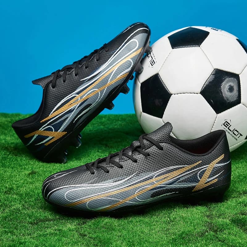 Scarpe da calcio alte da uomo con tacchetti in gomma per terreni compatti, antiscivolo, con supporto alla caviglia, traspiranti, per partite e allenamenti all'aperto su prato.