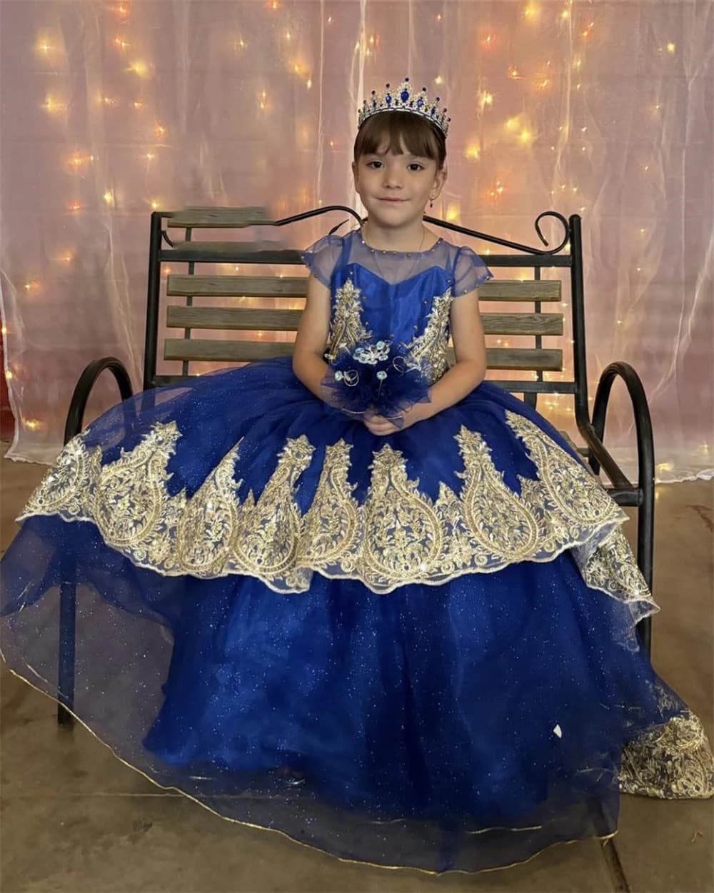 Abito da ragazza di fiori senza maniche con pieghe fino al pavimento con paillettes o collo con applicazioni di cristallo lucido abito lungo da prima comunione personalizzato