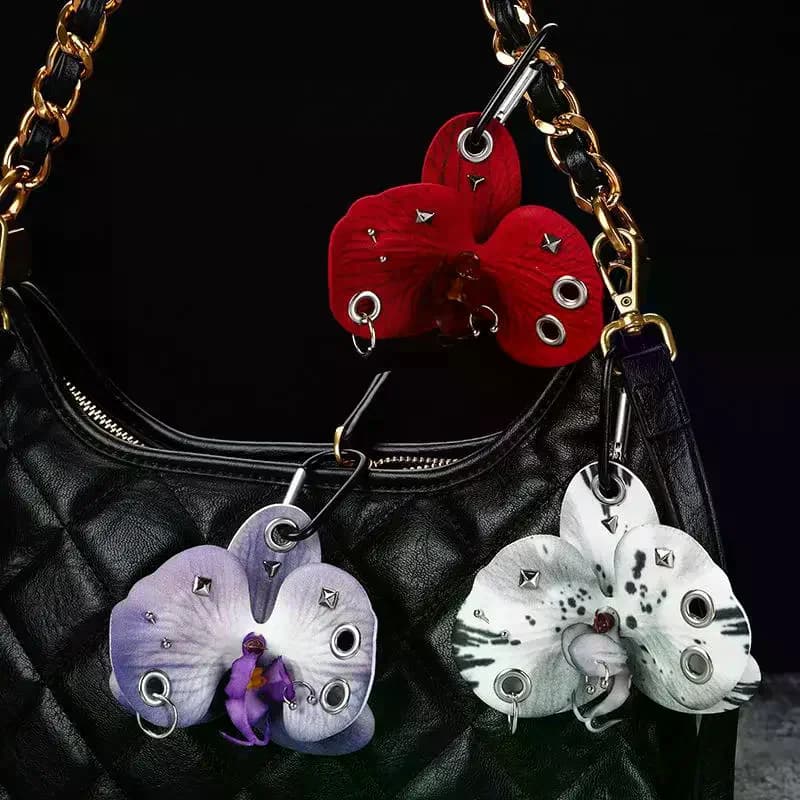 Nuovo Portachiavi Creativo ed Elegante con Orchidea Phalaenopsis, Ciondolo Floreale Simulato, Anello Portachiavi, Decorazione per Zaino, Regalo