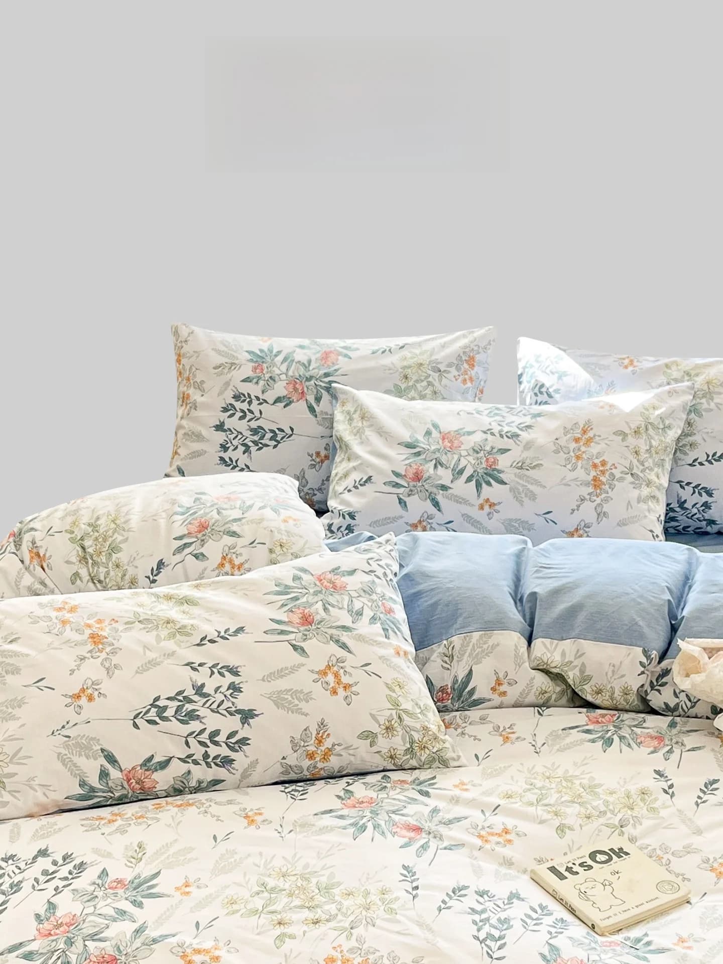 Set di Biancheria da Letto in Puro Cotone Stile Country Floreale, 4 Pezzi: Lenzuolo, Copripiumino, Copriletto, Set Copripiumino Caldo, Assorbente e Traspirante