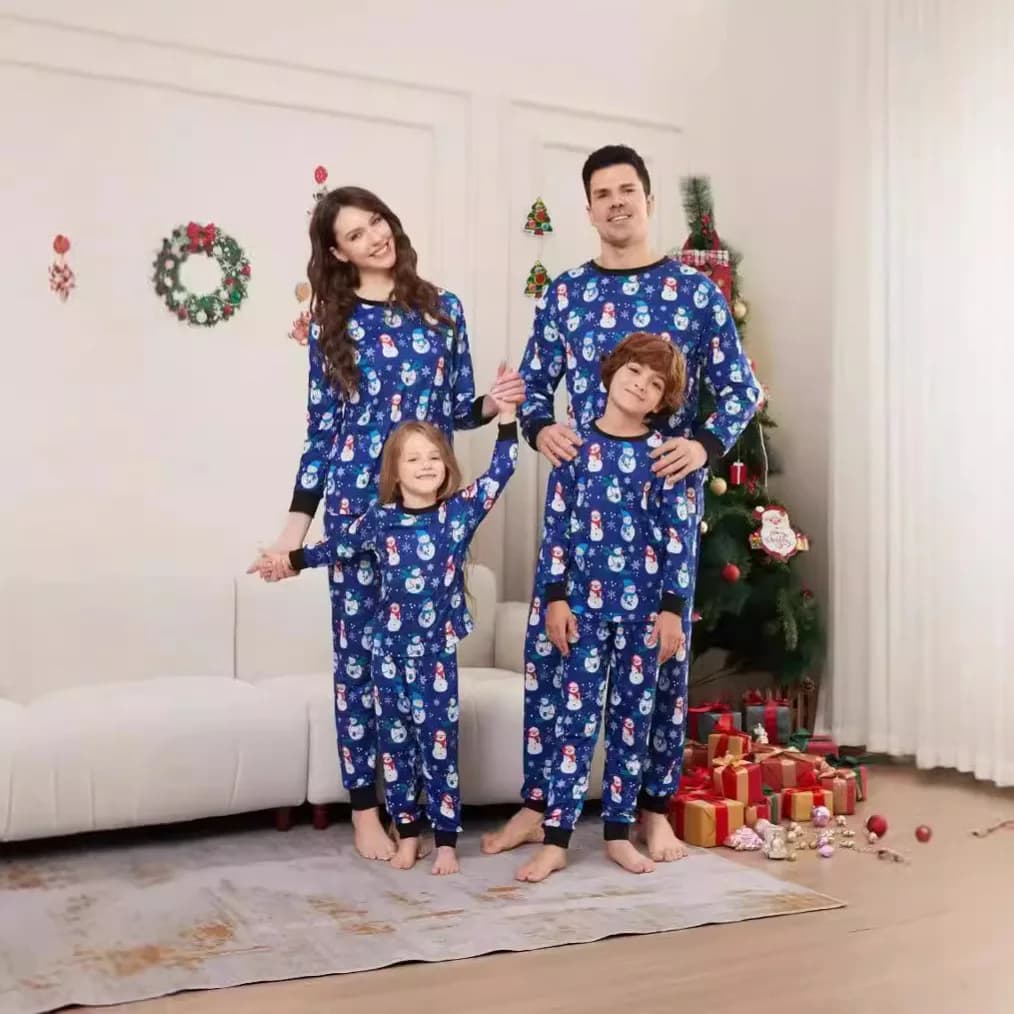 2025 Abbigliamento natalizio genitore-figlio, pigiama stampato blu, famiglia di quattro set pigiami per adulti e bambini e tute per bambini