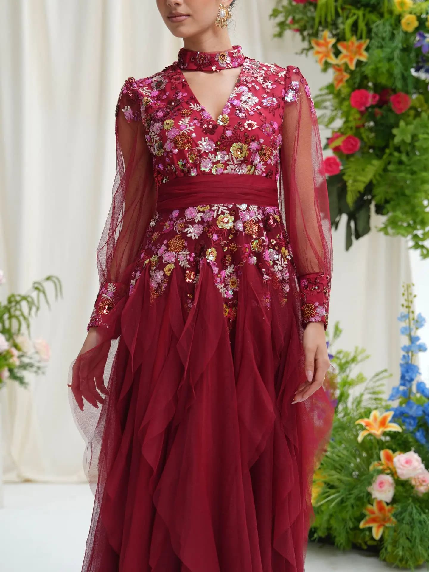 Stile etnico femminile da donna con girocollo, gonna lunga a vita alta con fiori squisiti, abito da banchetto per feste annuali, abbigliamento da donna