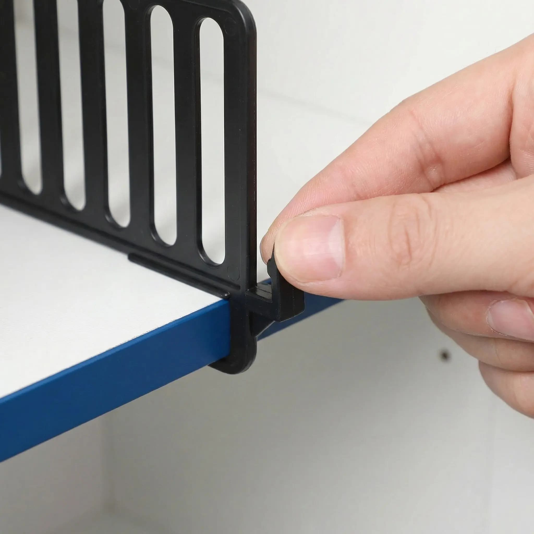 6Pcs Shoe Shelf Divider Organizer Plastic Closet Cabinet Separator Clips for Entryway Shoe Rack Storage Wardrobe Divider