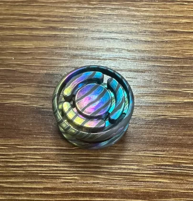 Used EDC Xuan Yue EDC Greedy Snake 24.5mm zircuti button spinner fidget decompression toy