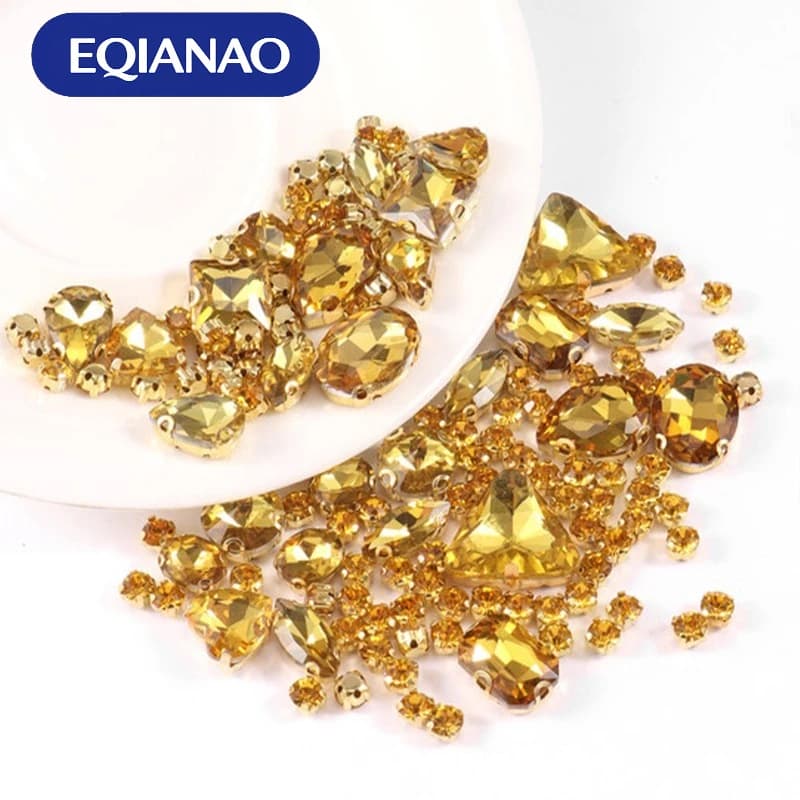 130 Pezzi di Strass Acrilici di Varie Dimensioni con Fondo Piatto per Cucire, Cristalli per Abiti da Sposa Fai-da-Te, Vestiti, Scarpe e Accessori per Borse