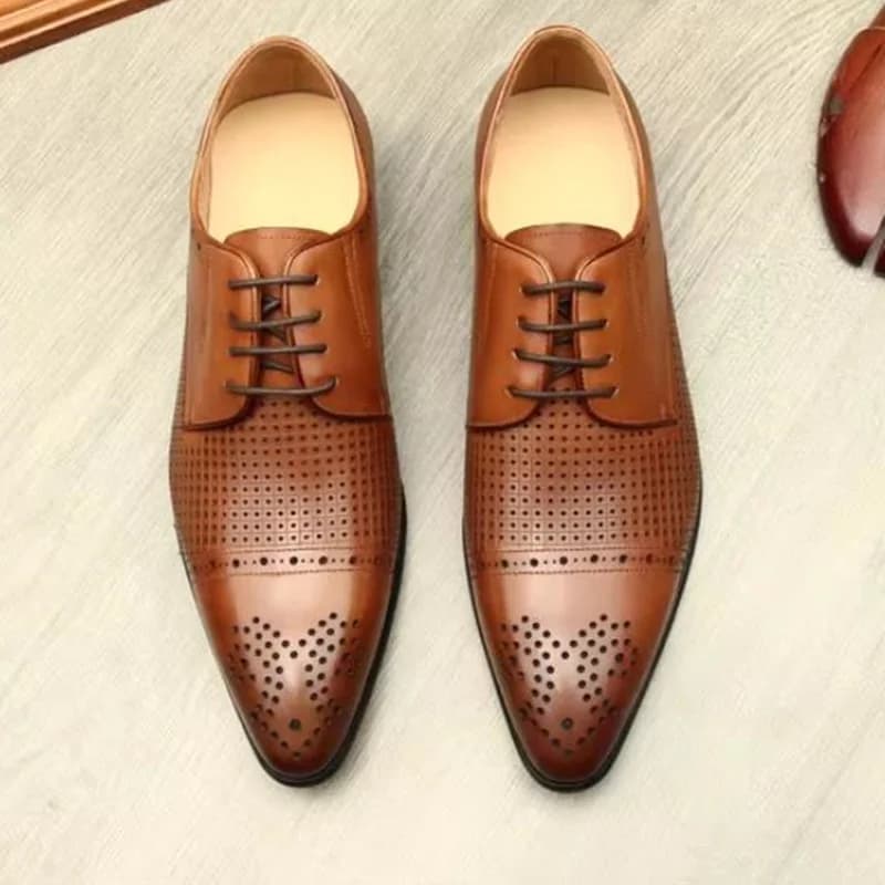 Summer Thin Laser-engraved Perforated Breathable Business Sandals Brogue Hollow-out Pointed Leather Shoes Men Dress Shoes Sandal