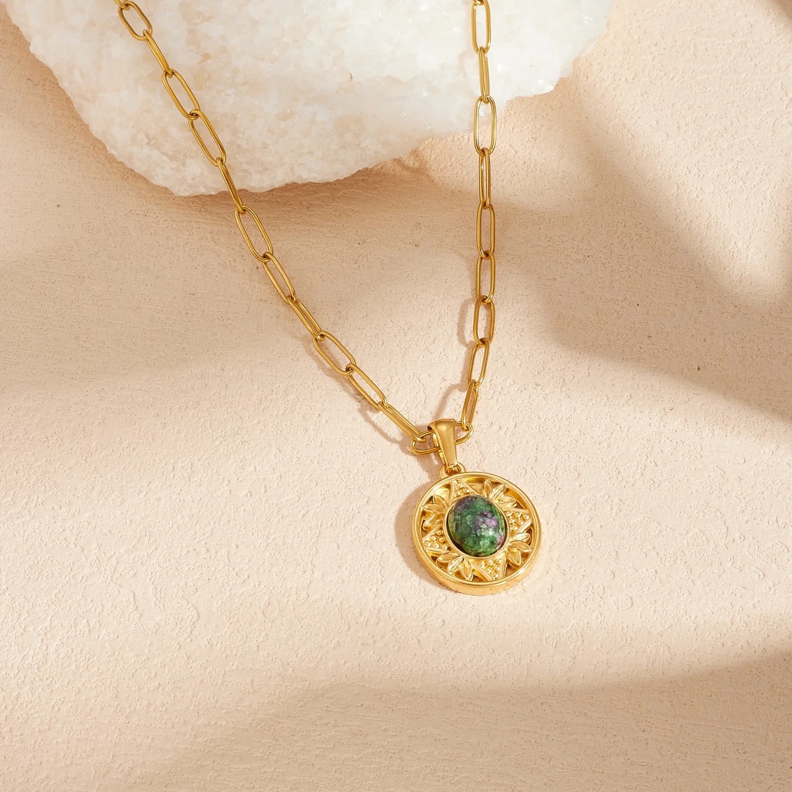 Stainless Steel 18K Gold Plated Sunflower Inlay Natural Stone Pendant Necklace Lady Fashion Bohemian Jewelry Gift