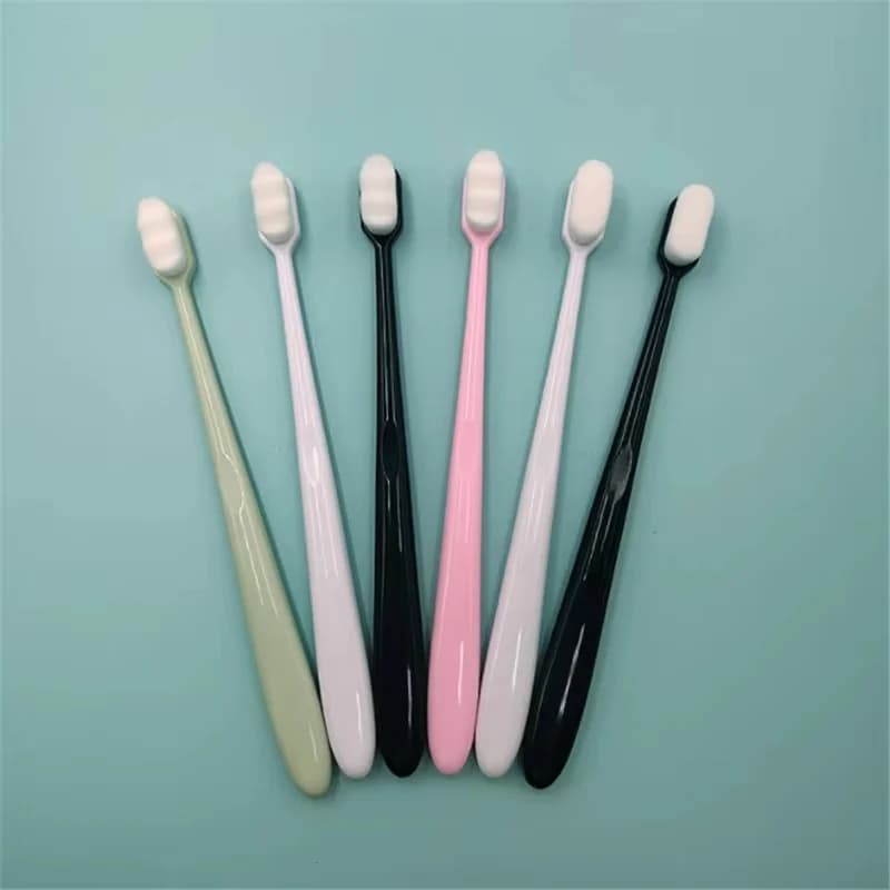 Spazzolino da Denti in Morbida Pelliccia 1/10 Pezzi, Milioni di Setole Ultra-Fine, Adatto per Gengive Sanguinanti, Pulizia Profonda, Cura dei Denti