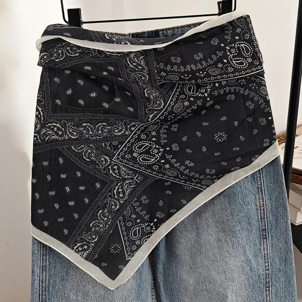 Elegante Sciarpa Triangolare Floreale Multifunzionale in Cotone Tie-Dye da Donna, Foulard Floreale Triangolare con Chiusura a Patta, Abbinabile a Pantaloni