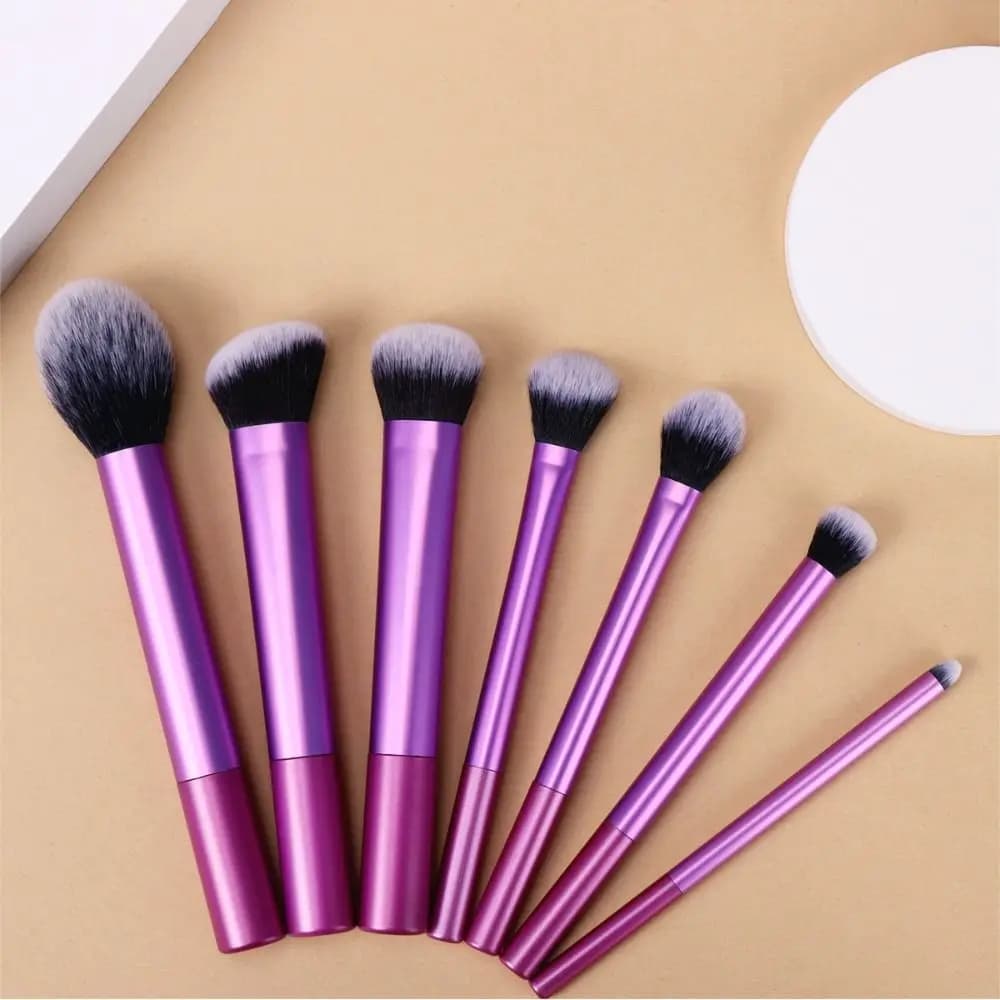 Nuovo Kit di 7 Pennelli Morbidi per Trucco, Setole Sintetiche Facili da Pulire, Pennello per Ombretto, Pennello per Blush