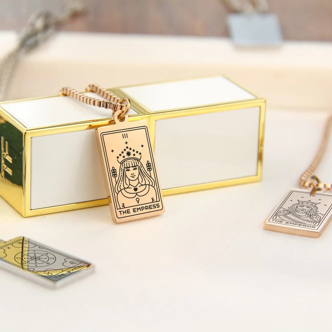 Collana personalizzata con tarocchi, catena con scatola, collana con targhetta da appendere, gioielli spirituali personalizzati, regalo per migliore amico