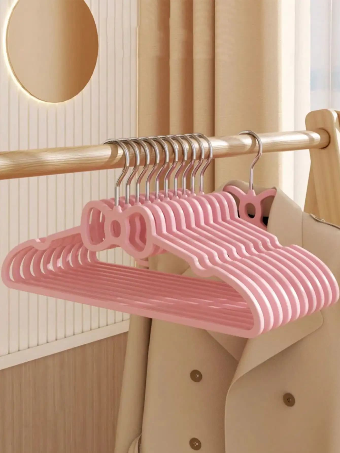 1/5/10 pezzi appendiabiti con design a fiocco rosa, appendiabiti in plastica antiscivolo con fiocco per l'organizzazione del guardaroba delle ragazze, adatti per dormitori studenteschi, armadi da camera da letto, organizer, contenitori per la casa, per magliette bianche da donna, pantaloni neri da donna, abiti invernali da donna, D