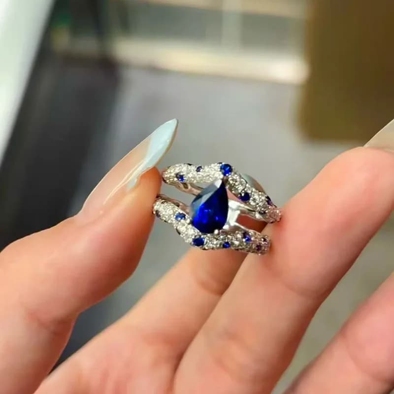 Exquisite Inlay Diamonds Fashion Ring Wedding Light Luxury and High-end Dual Color Blue Droplet Gemstone Rings for Women Jewelry