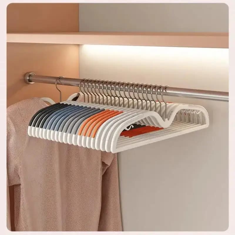 Appendiabiti in velluto antiscivolo salvaspazio per uso domestico, con collo stretto, appendiabiti basso, estetica elevata, anti-pressione sulle spalle
