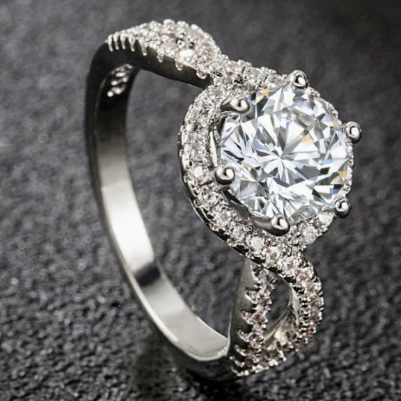 Ring with zircons for women, fashionable, elegant, romantic, sparkling, with exquisite lines, new fashionable and trendy wedding accessories