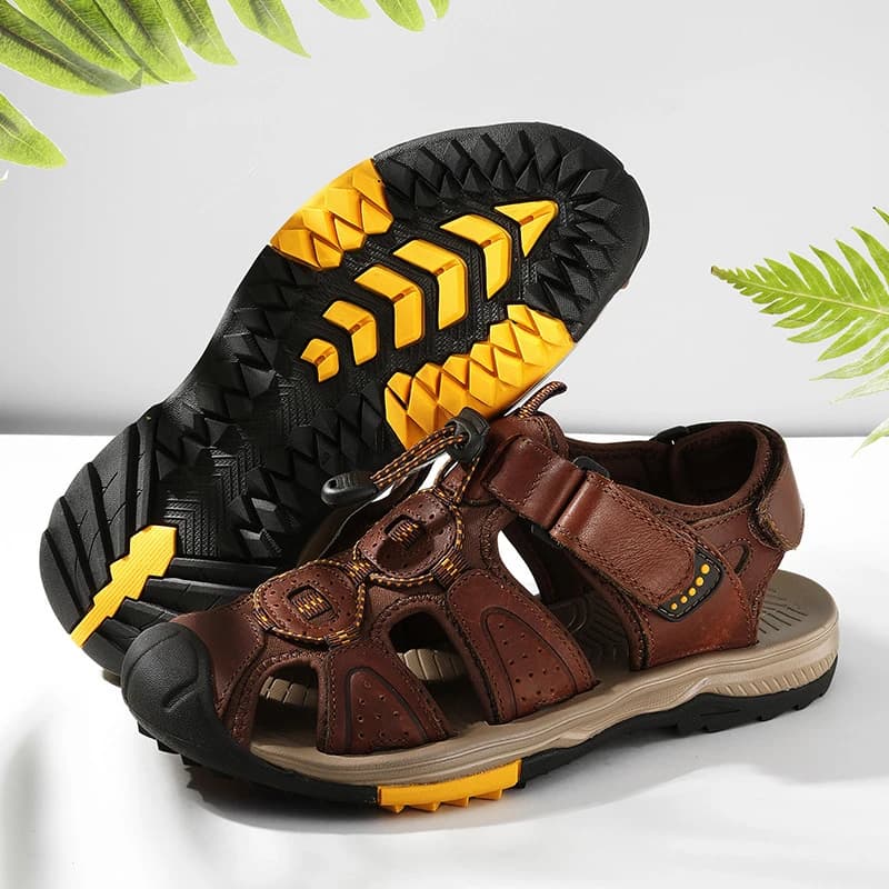 Casual outdoor beach sandals with cow leather tip with upper layer by large man, comfortable non-slip and breathable Velcro sandals