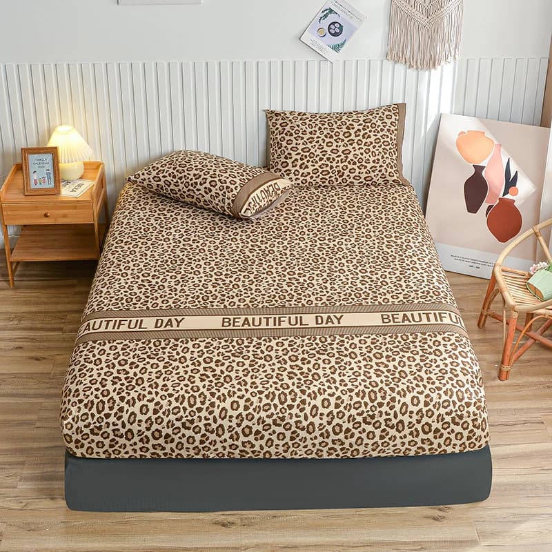 Sheet with corners with leopard print Cover with shell leather texture of wild animals Set of fashionable romantic sheets with 2 pillowcases Twin King