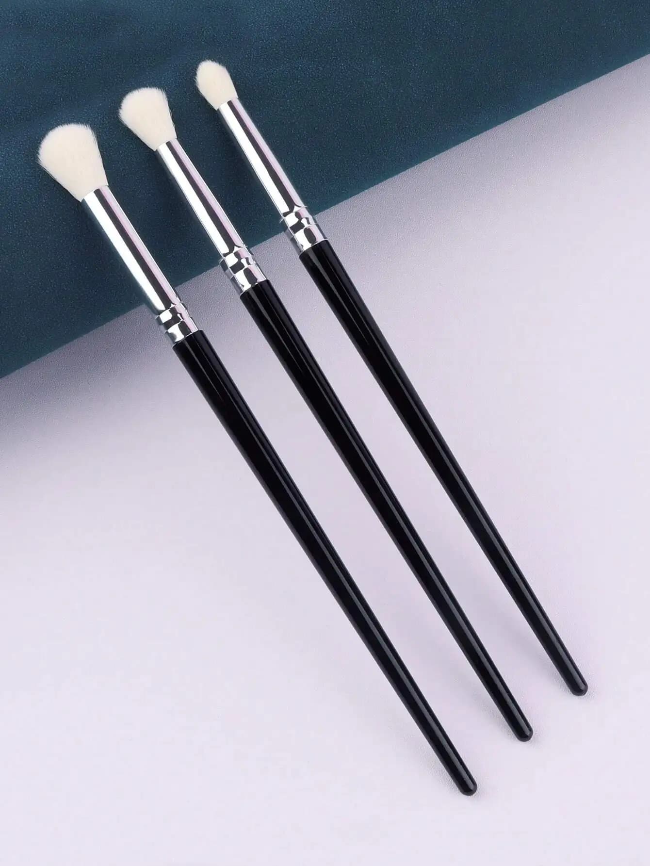 Set di pennelli per trucco da 4 pezzi, inclusi ombretto, illuminante, contorno naso, sopracciglia - Strumenti per il trucco morbidi e delicati sulla pelle, portatili