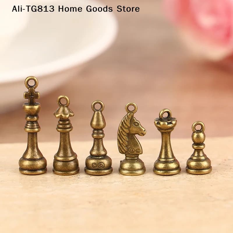 [TG813] Set di 6 Ciondoli a Forma di Pezzi degli Scacchi (Cavallo, Bisotto, Pedone) in Stile Antico, Adatti per Gioielli Fai-da-Te in Bronzo Tibetano Vintage