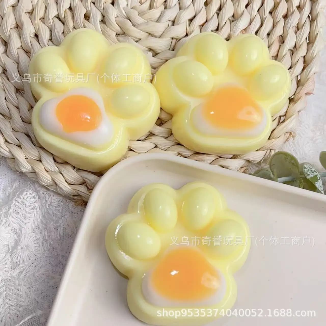 [New product] Poached eggs, cat claws, super soft mud, feel decompression, pinch big cat claws, genuine non-toxic decompression and venting