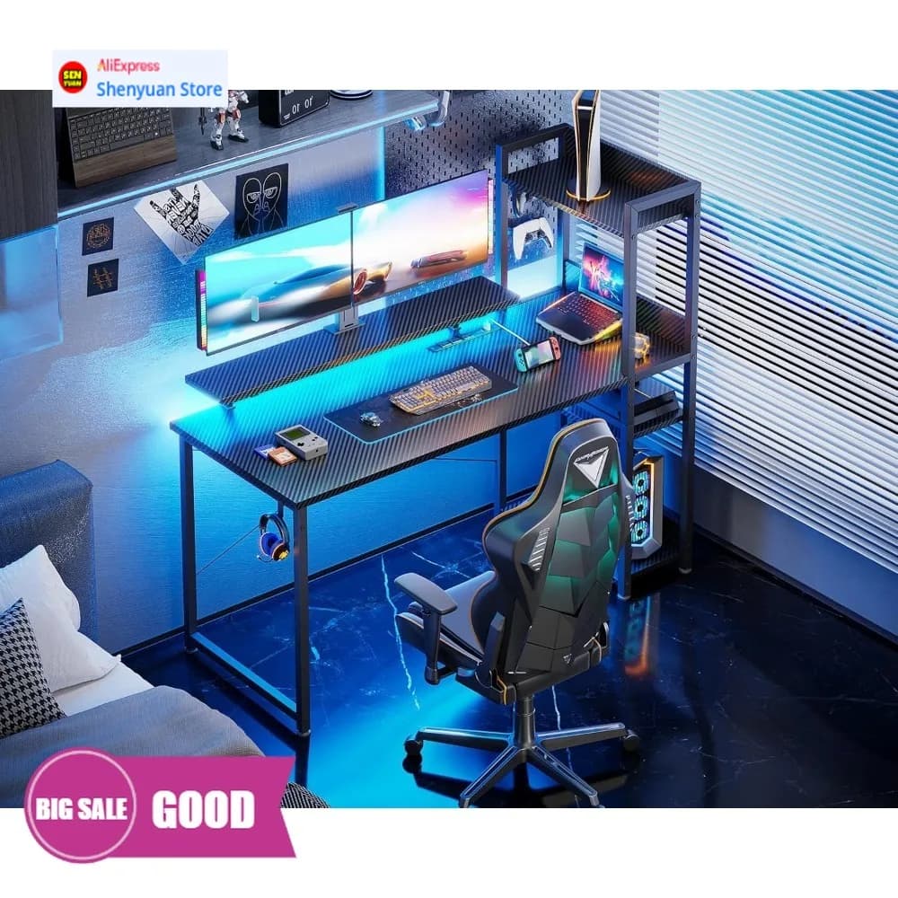 Scrivania da Gaming Robusta e Reversibile con Prese di Corrente e Luci LED, Scrivania per Computer da 48 Pollici con Ripiani e Supporto per Monitor, M