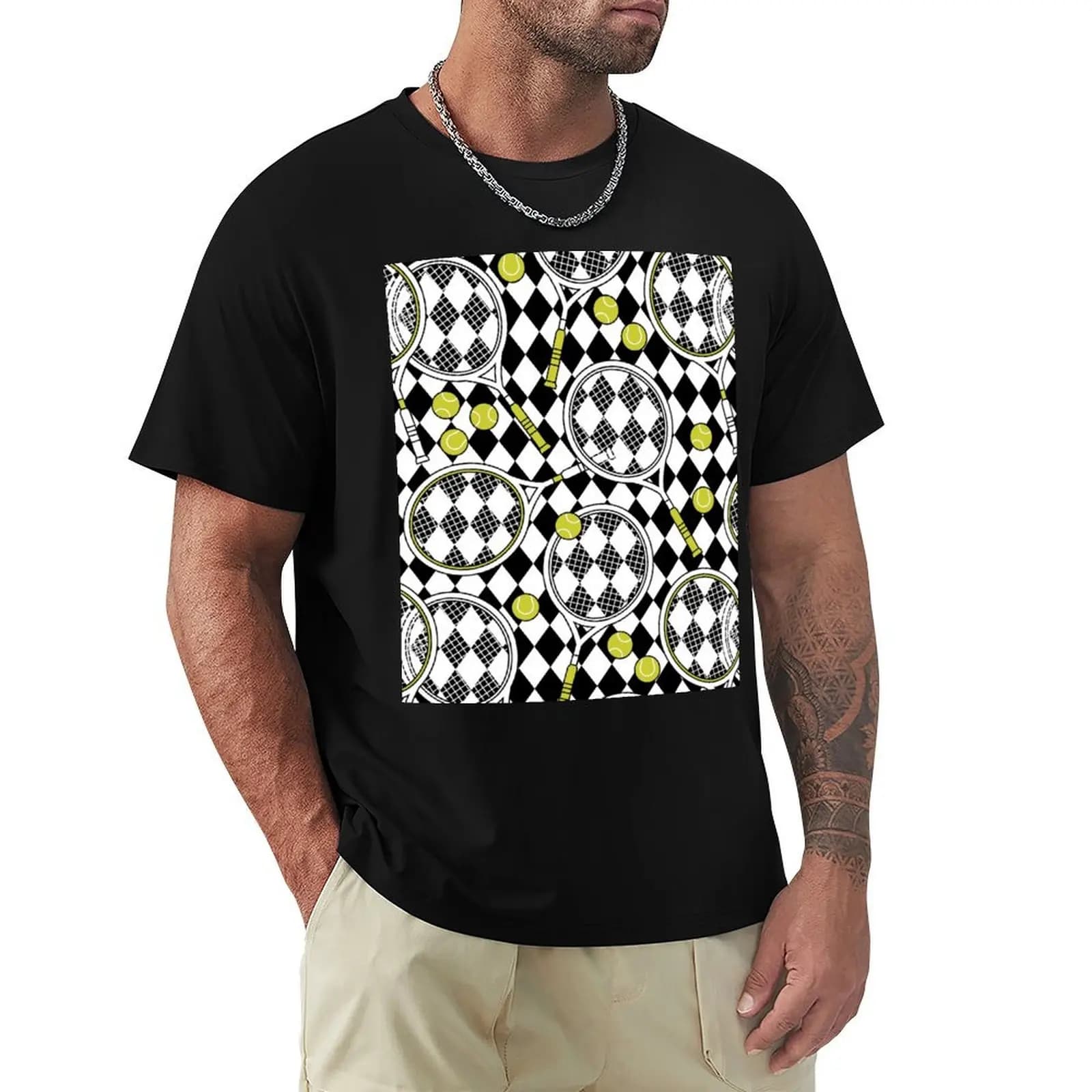 T-shirt con stampa racchetta da tennis e palline, in cotone traspirante a quadretti