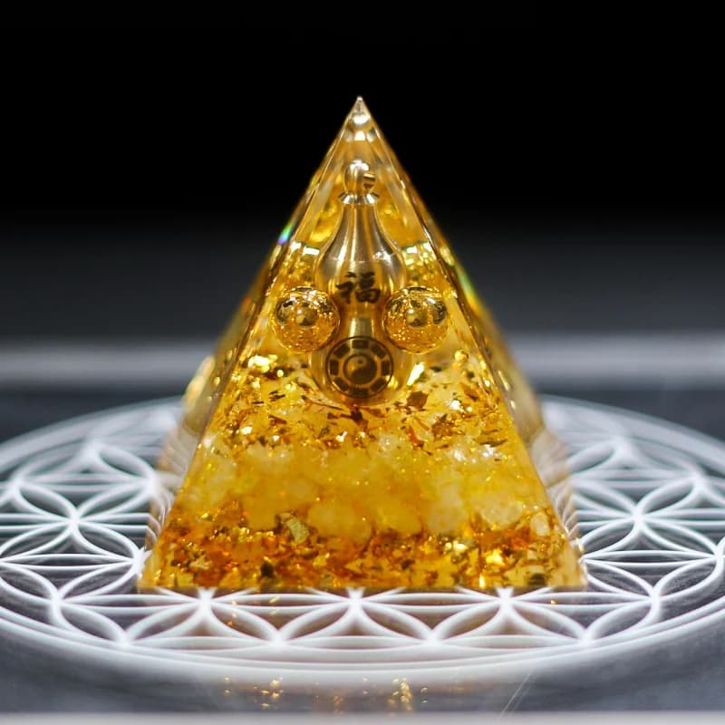 New Product Source Amazon Crystal Gravel Pyramid Epoxy Resin Ornament Home Handicraft