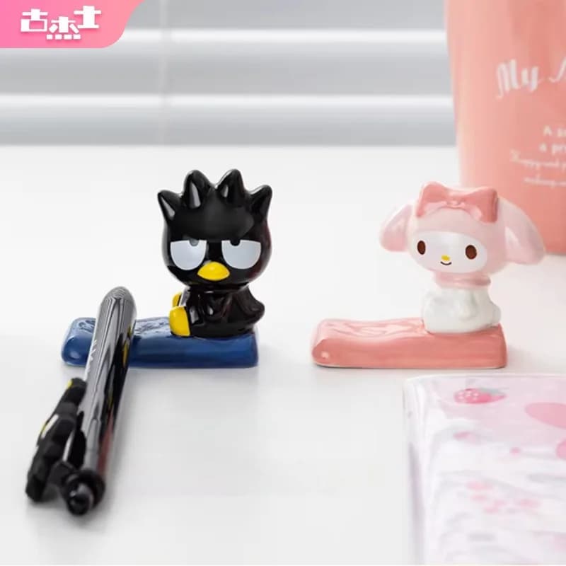 For Sanrio Ceramic Stoves Rack Cartoon Gudetama Bacchette Knife Forchetta Spoon door Nice brush holder for makeup Decorations for dining table