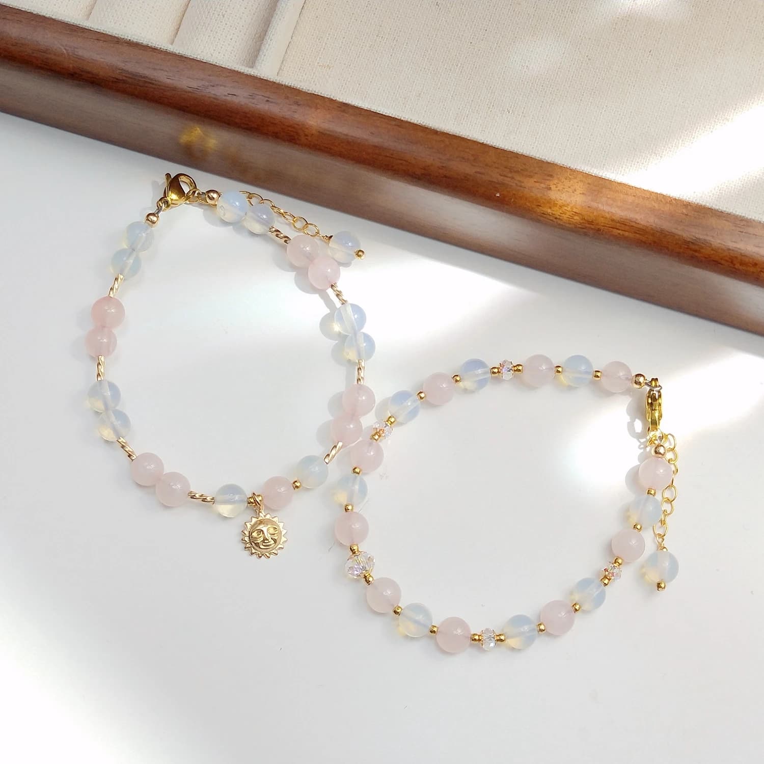Lii Ji Quarzo rosa Opalite 6 mm Bracciale con ciondoli in oro 14 carati americano Gioielli di moda fatti a mano