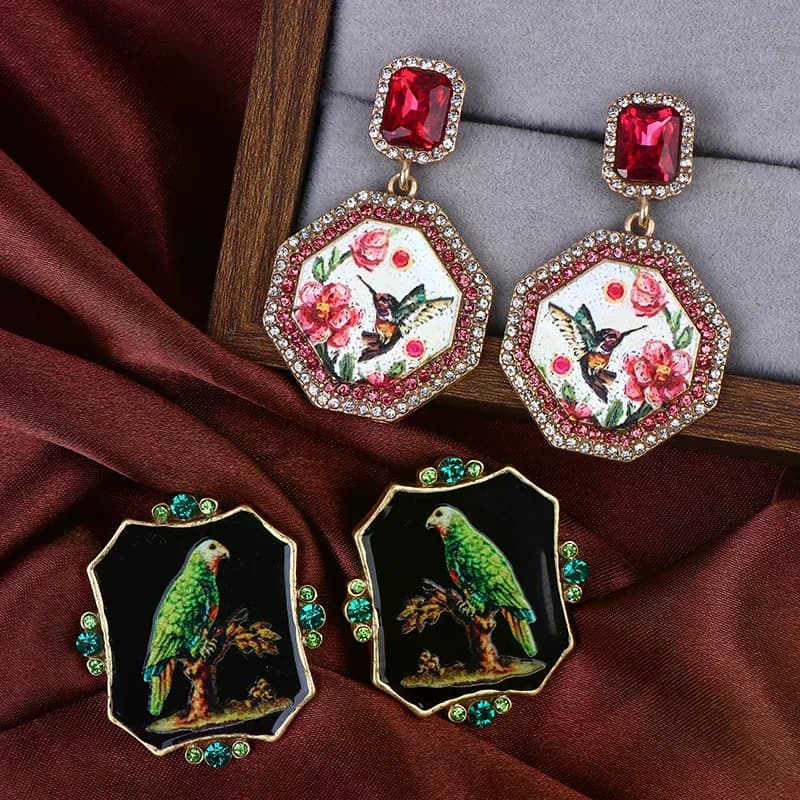 Vintage Court Style Geometric Square Heavy Industry Parrot Bird Pattern Stud Elegance Atmosphere Medieval Earrings Gift