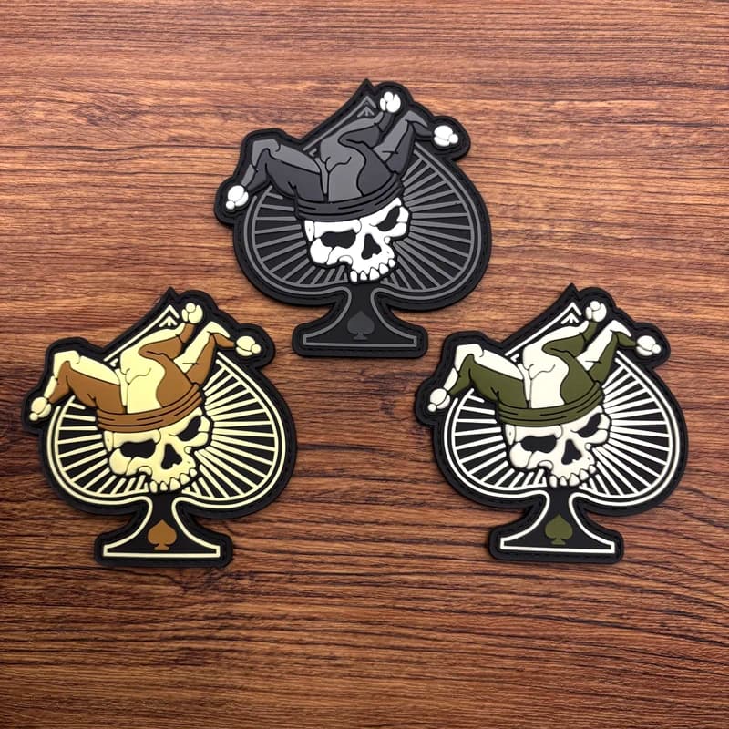 Patch in PVC con motivo a teschio di pagolo nero, effetto fosforescente, per bracciali, zaini, gilet tattici e decorazioni di abbigliamento, patch ricamato in morbida gomma