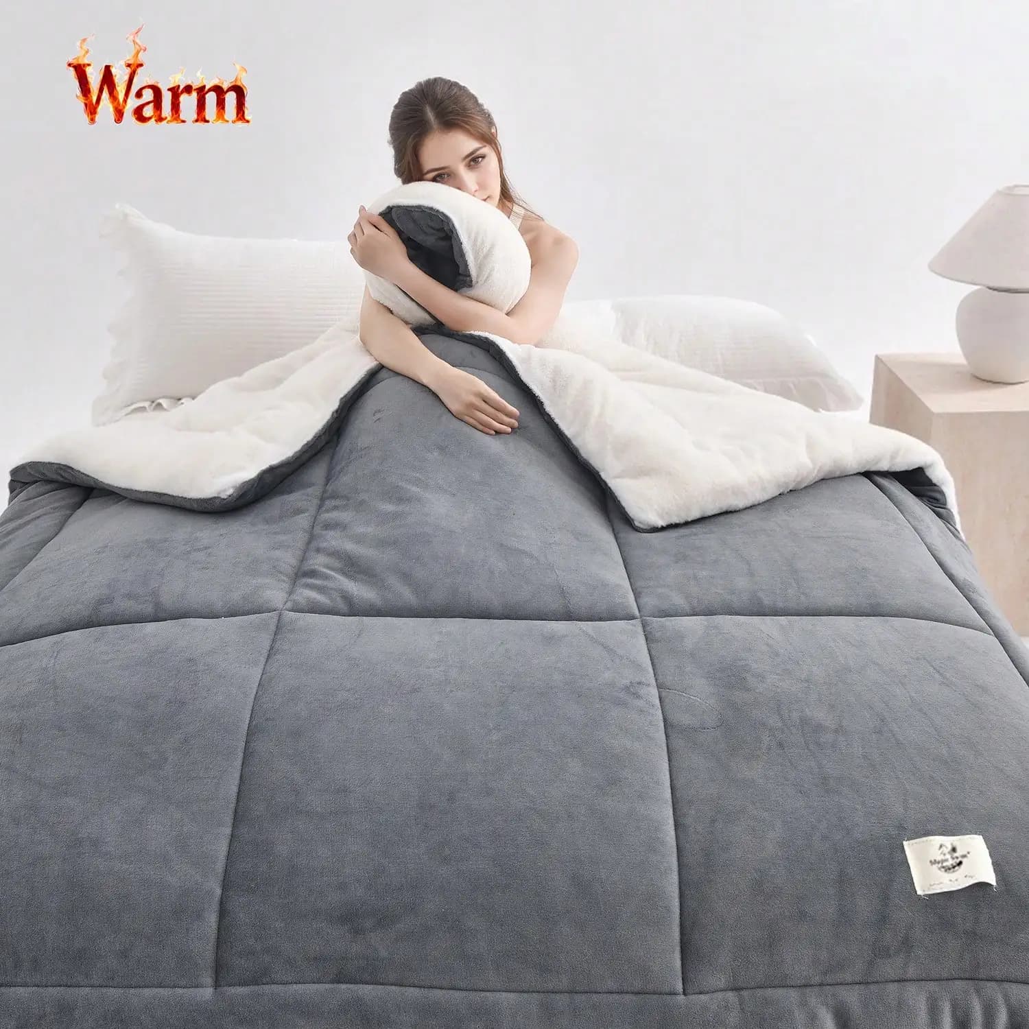Soft Duvet and Thickness in Velvet Milk with Microfiber Padding, Quilted for All Seasons, Washable in Washing Machine