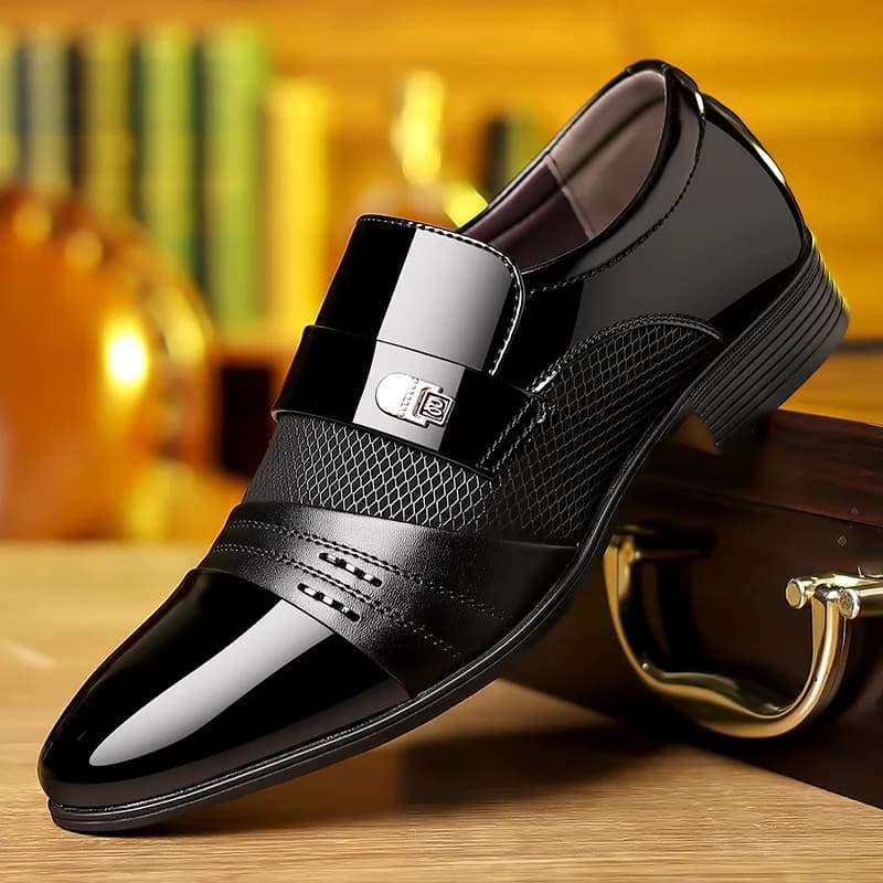 Scarpe eleganti da uomo Oxford a punta Scarpe classiche da uomo d'affari in pelle Slip on Scarpe casual da sposa Mocassini comodi da ufficio