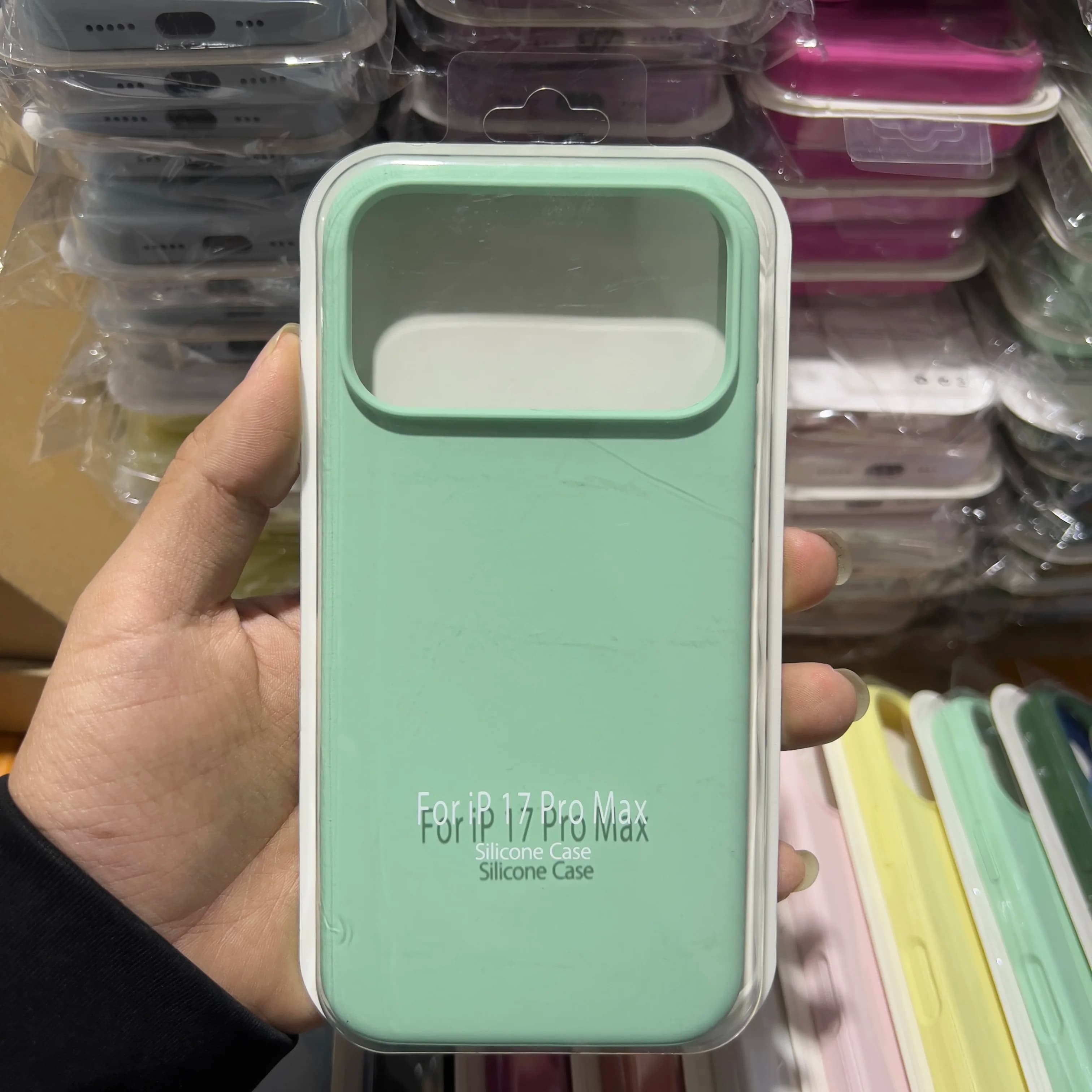 Custodia Morbida Opaca in Silicone Antiurto per iPhone 17 16 15 14 13 Pro Max, Protezione Completa, Colori Caramella, Lussuosa e Delicata sulla Pelle