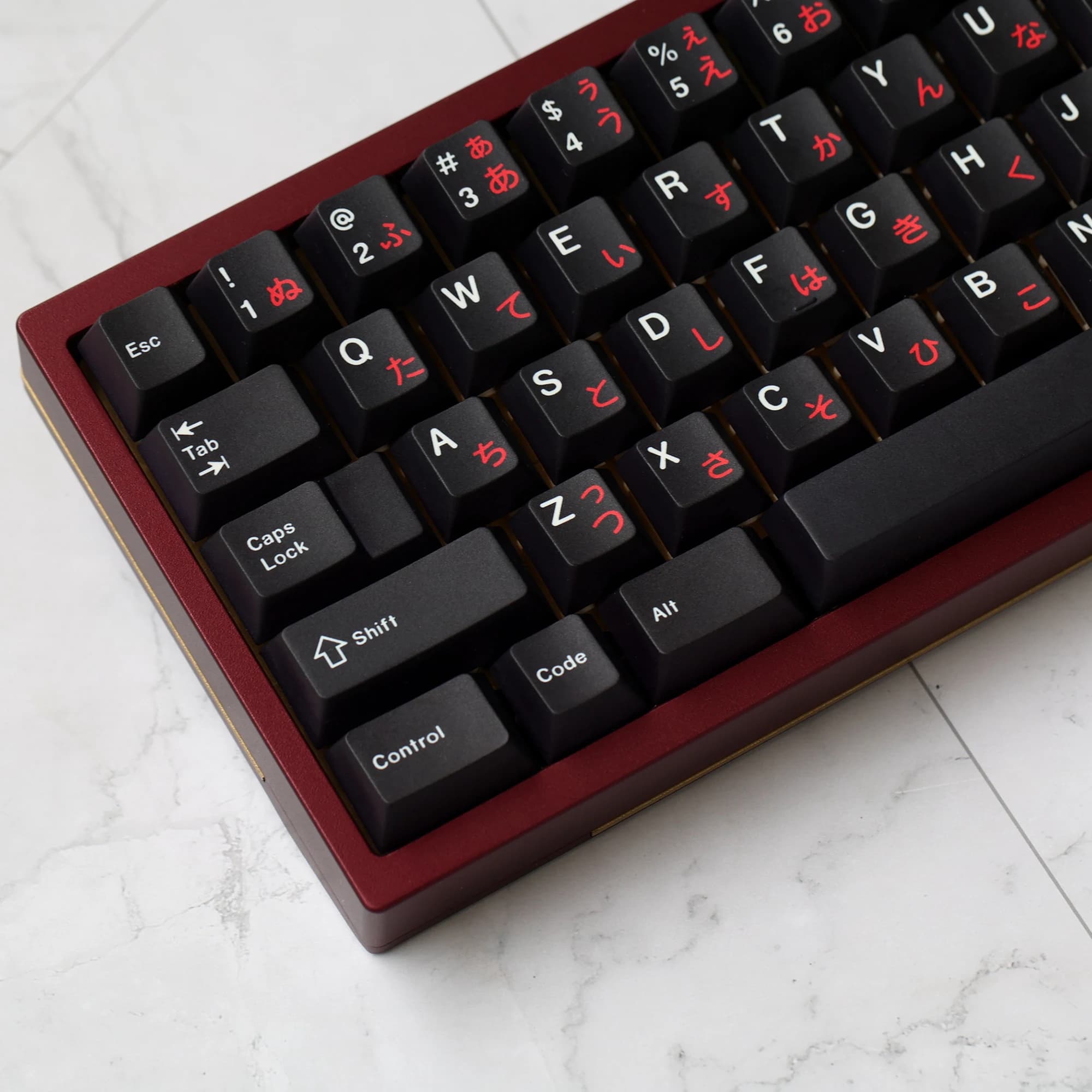 Set di tasti JKDK Studio WOB Cherry profile Dye Sub in plastica PBT nera per tastiere meccaniche con switch Cherry MX da 61, 68, 84, 87, 104 tasti.