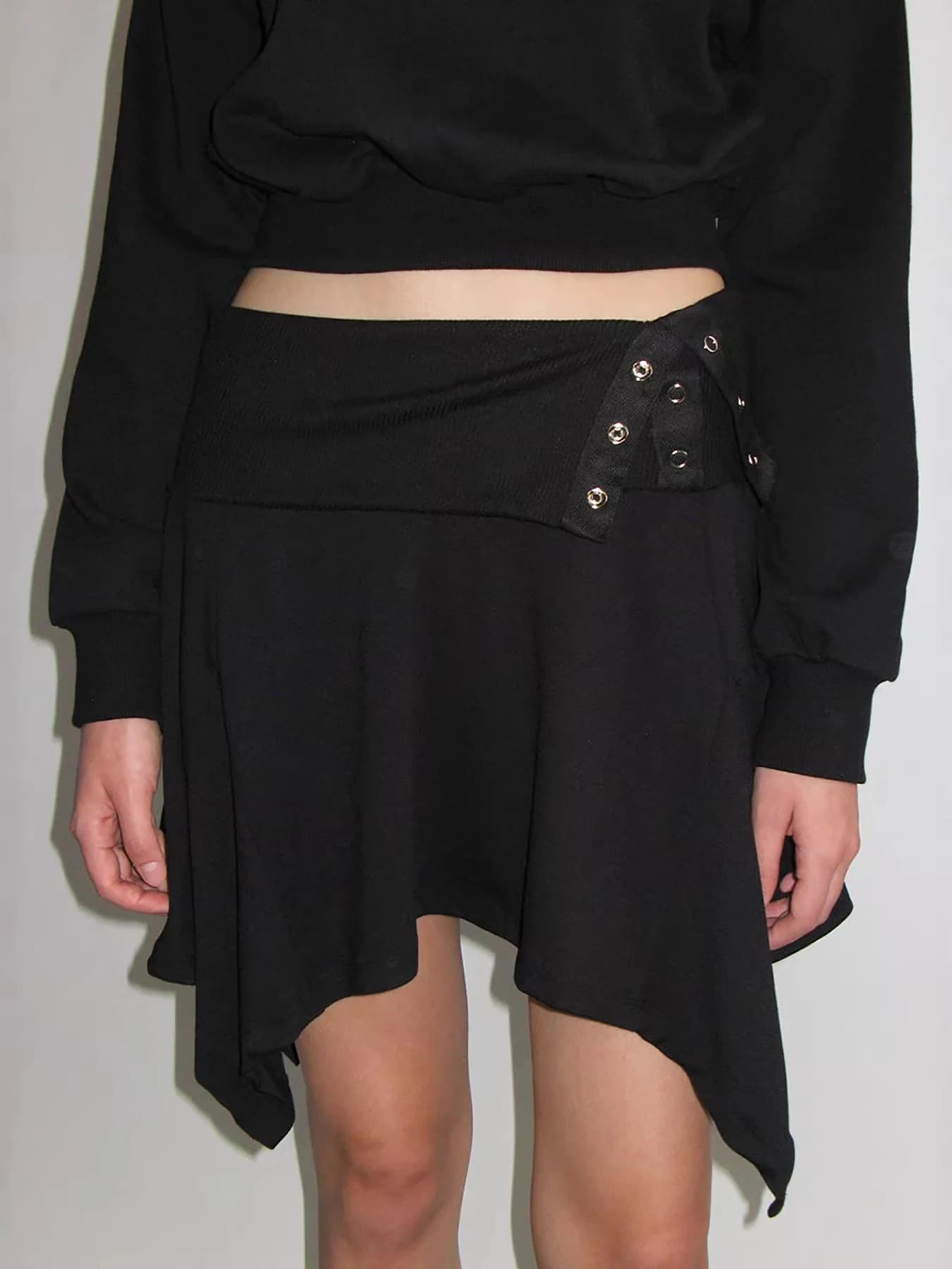 Nuova gonna estiva a mezza lunghezza dal taglio irregolare, stile punk a vita alta per ragazze, minigonna a trapezio.