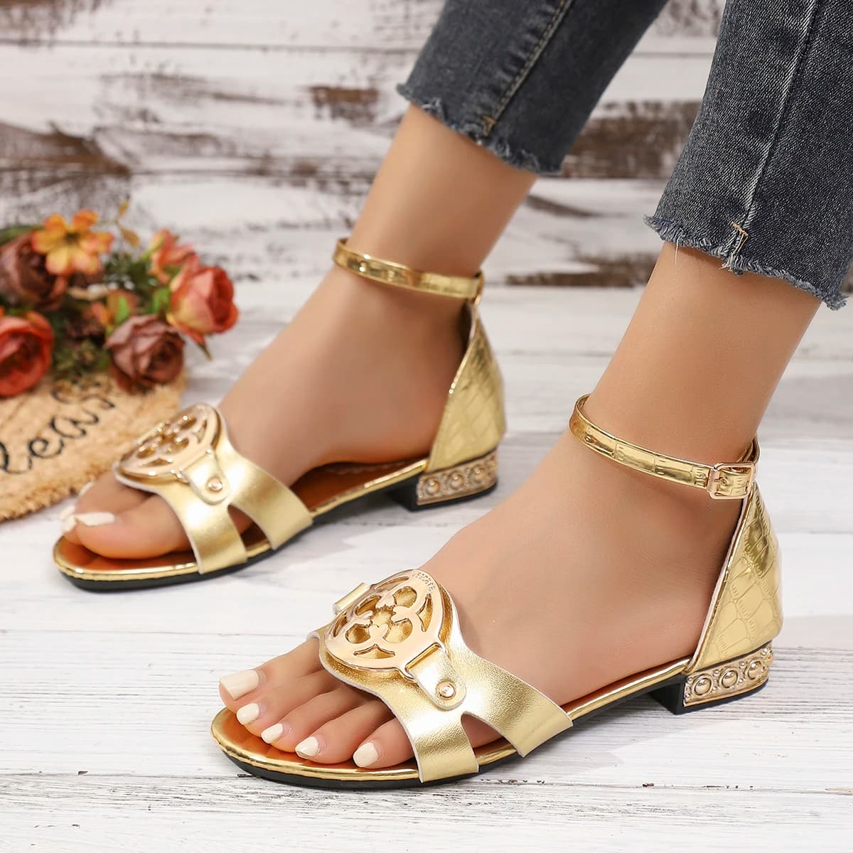 Women Sandals Fashion Ankle Buckle Strap Shoes Summer Plus Size Modern Cover Heel Sandals Bling Crystal Low Heel Dress Shoes