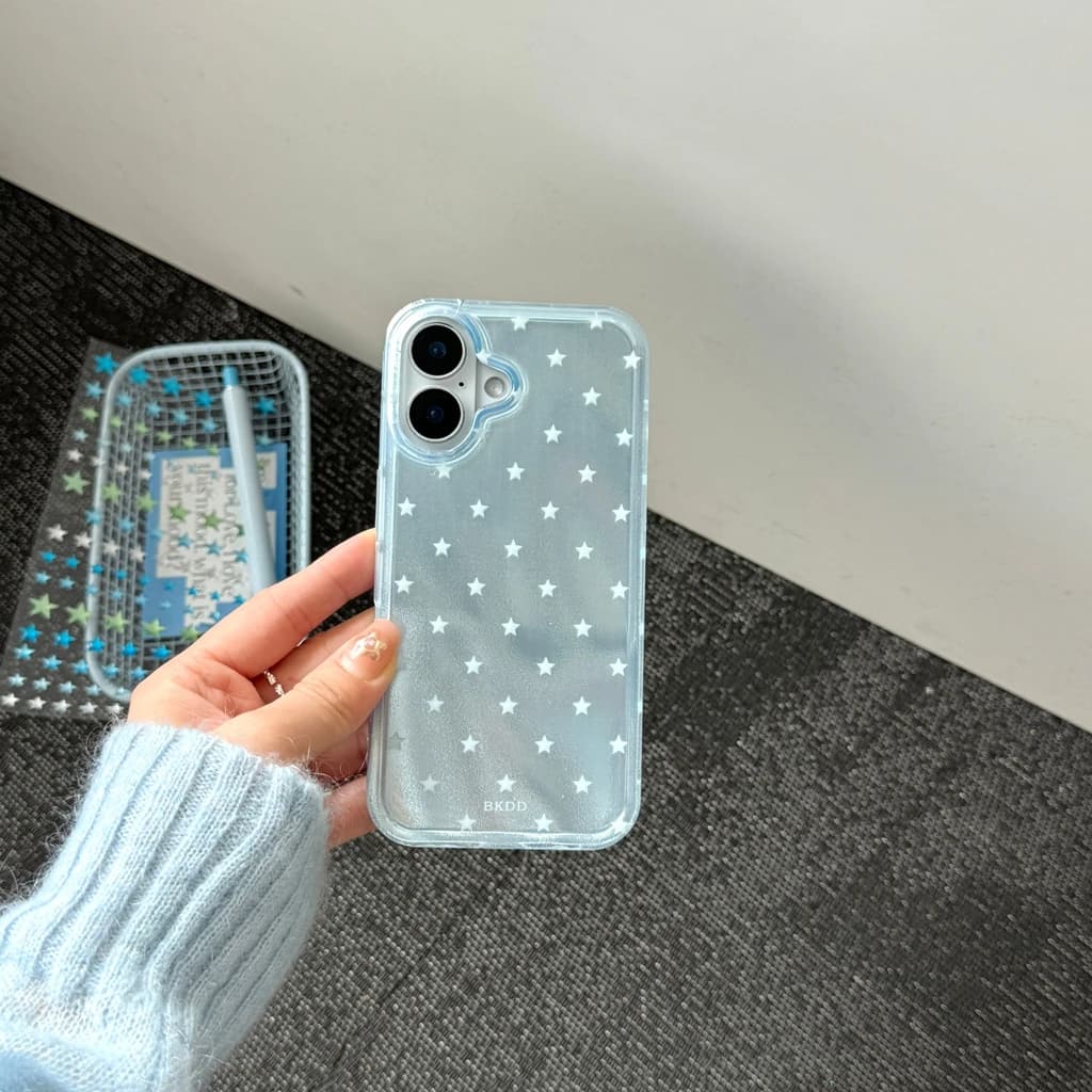 Cover Protettiva Antiurto per iPhone 17 16 15 14 Pro, Stile Coreano, Sfondo Azzurro Traslucido con Stelle Bianche