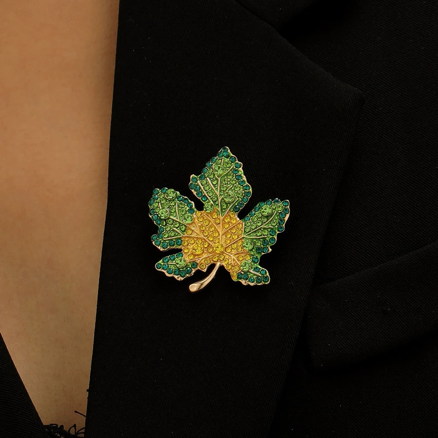 Trendy Maple Leaf Brooch Pins Orange Green Full of Rhinestones Brooches for Women Wedding Party Dress Elegant Luxury Jewelry